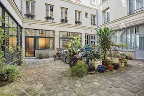 Apartment | Property grounds