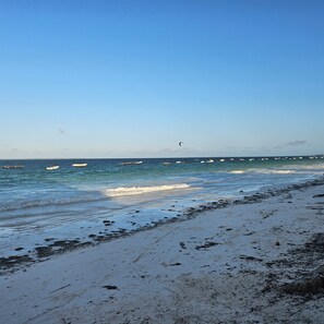 Huoneisto, 2 makuuhuonetta, esteetön, valtamerinäköala | Ranta