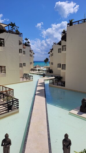 Outdoor pool - Very Good Vibes Apartmen in Pdc, Steps From Beach (Playa del Carmen)