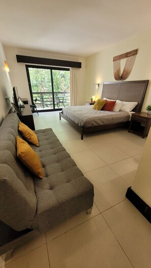 Apartment, 1 Bedroom, Accessible, Smoking | Living room