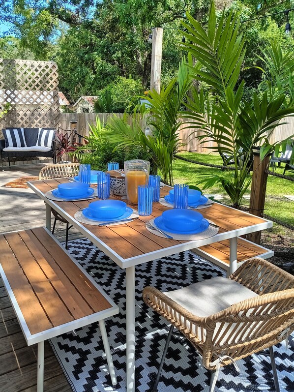 Outdoor dining