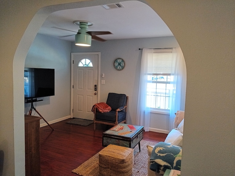 The Lemon Zest Cottage (Paws Welcome) - Pensacola, FL