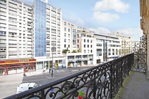 Apartment | Property grounds - Bright Apartment - 2br-4p - Belleville (Paris)