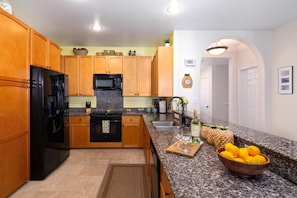 Condo (3 Bedrooms) | Private kitchen