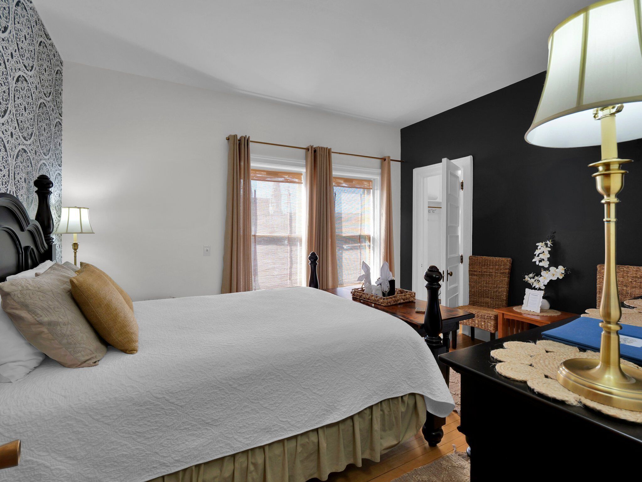 Quarto casal com design assinado, vista para o parque | Vista do quarto