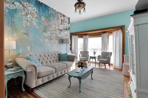 Deluxe Suite, Park View | Individually decorated, individually furnished, iron/ironing board