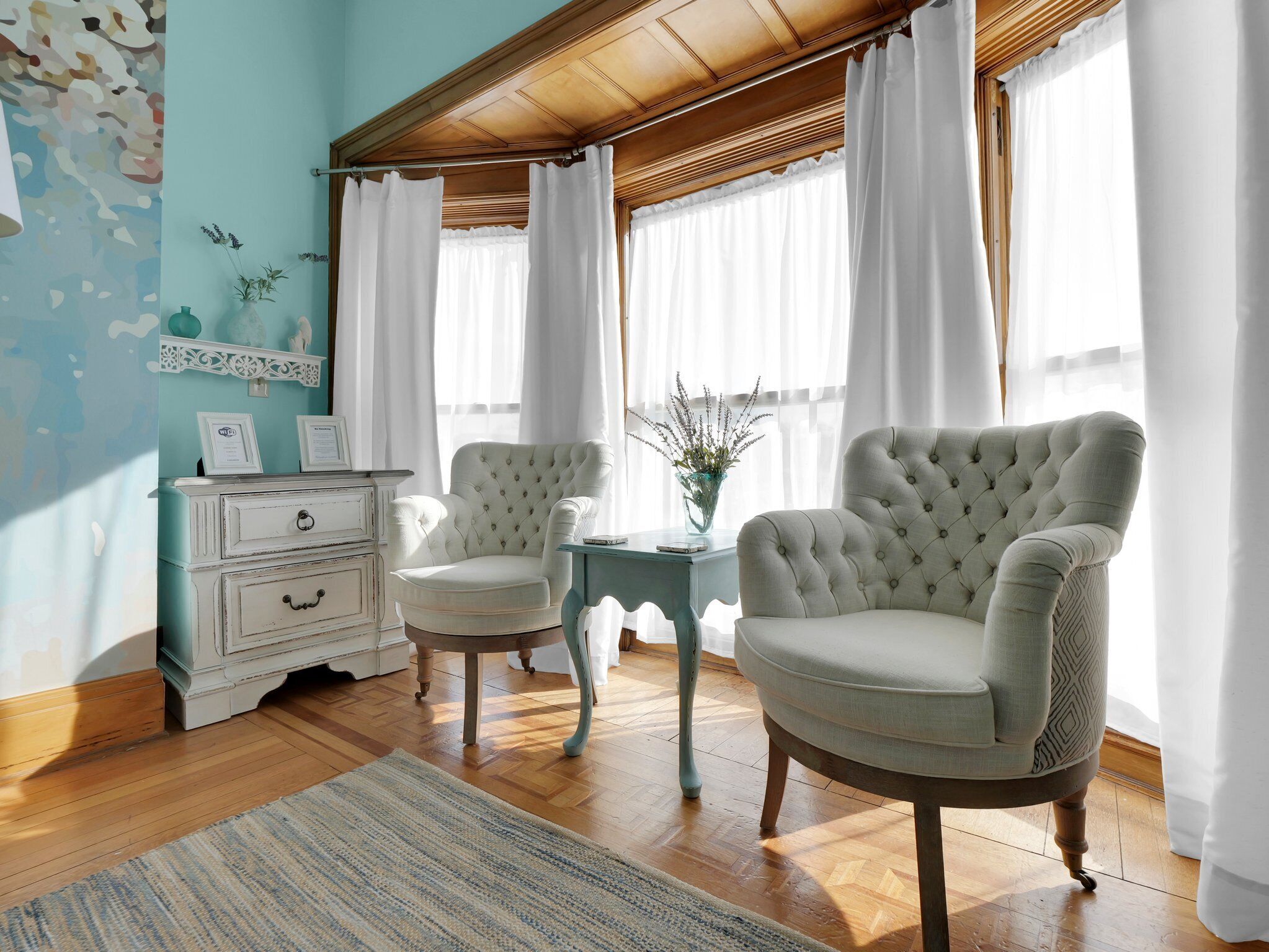 Deluxe Suite, Park View | Individually decorated, individually furnished, iron/ironing board