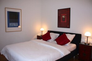 1 bedroom, desk, iron/ironing board, WiFi