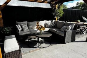 Outdoor dining - Executive Retreat - Long Term Stay - 3 Bedroom Condo (Grand Junction)