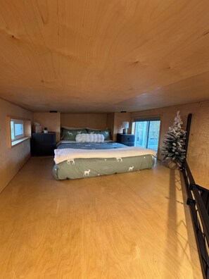 1 slaapkamer, een strijkplank/strijkijzer, gratis wifi, beddengoed