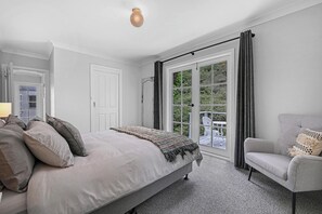 4 bedrooms, iron/ironing board, free WiFi, bed sheets - Secluded Wine Country Cottage | MTB Amenities & Trails Nearby (Lidster)