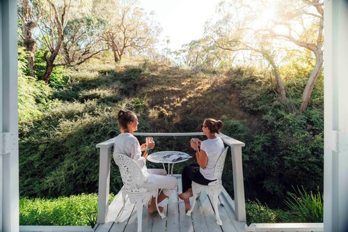 Secluded Wine Country Cottage perfect for groups, walk to nearest cellar door!