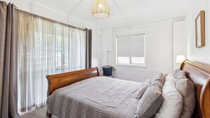 4 habitaciones y tabla de planchar con plancha 