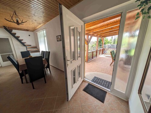 Holiday apartment with WLAN and large terrace