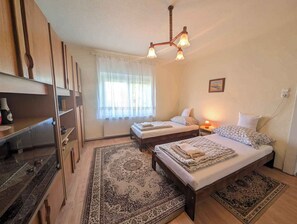 2 bedrooms, iron/ironing board, travel cot, Internet