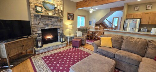 Our Heart's Desire | Charming 3BR w/Hot Tub Near Wisp Resort