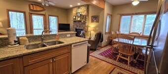 Our Heart's Desire- spacious 3 BR condo with hot tub in great location!