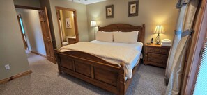 3 soverom, skrivebord, strykejern/-brett og wi-fi (inkludert)