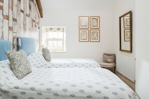 2 chambres, fer et planche à repasser, Wi-Fi gratuit, draps fournis