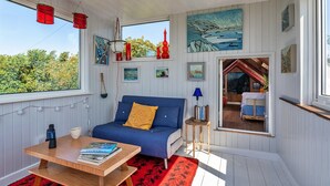 Cottage | Living room - Watchtower in Cornwall With Sea Views (Penzance)