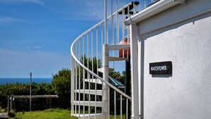 Cottage | Exterior - Watchtower in Cornwall With Sea Views (Penzance)