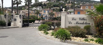 Mandelieu 06 Villa ideal for couples with children