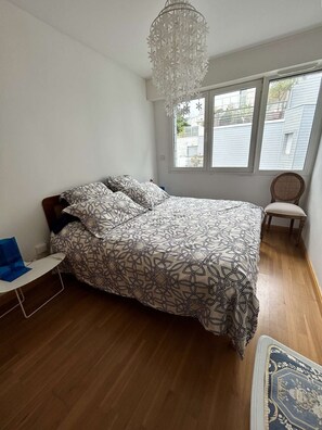 2 bedrooms