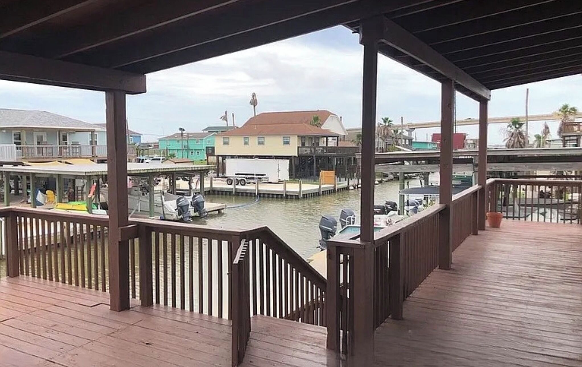 المنطقة المحيطة بالمنشأة