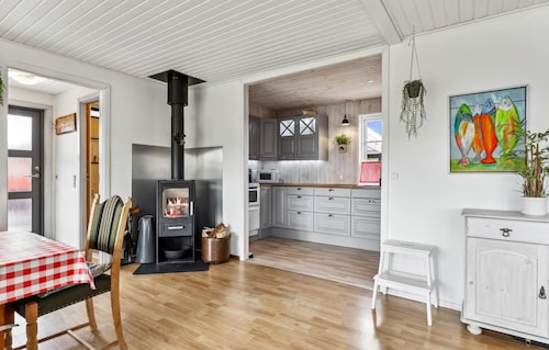 Amazing home in Juelsminde with WiFi