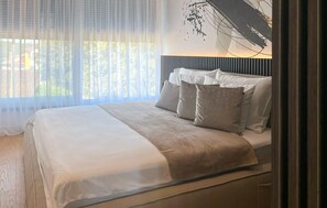 4 bedrooms, iron/ironing board, travel cot, free WiFi