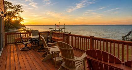 Geneva Lakefront Retreat | Kayaks | Dome Hockey