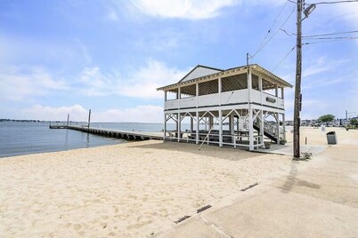 Coastal Getaway in Ocean Gate- 2 Min Walk to Beach & Boardwalk with Water Views!