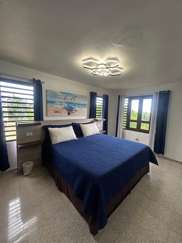 3 bedrooms, desk, iron/ironing board, free WiFi