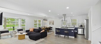 Remodeled Charming Home,Backyard w/Pergola,Pool/Ping Pong Game Room, Homewood IL