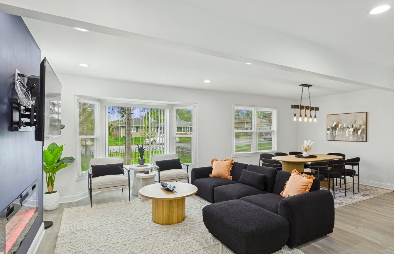 Remodeled Charming Home,backyard W/pergola,pool/ping Pong Game Room, Homewood Il - Tinley Park, IL