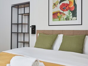 1 bedroom, iron/ironing board, bed sheets