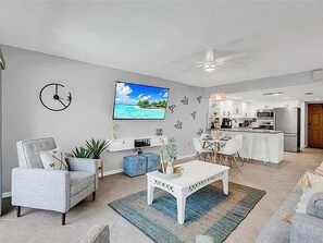 Smart TV, computer monitors - Walk to Beach, Pool & Flagler! Relaxed Condo w/ Balcony & Full Kitchen (New Smyrna Beach)