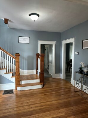 Interior - Spacious 5-Bedroom Home in Beautiful Hagerstown – Perfect for Families or Groups (Hagerstown)