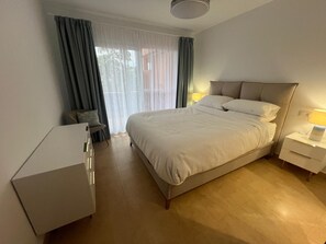 2 chambres, fer et planche à repasser, Wi-Fi gratuit, draps fournis