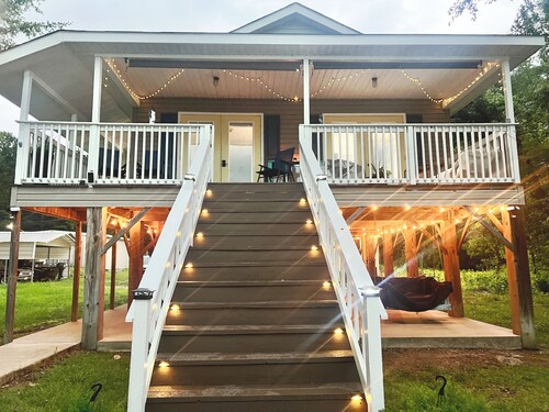 New Waterfront home/boat dock on TennTom Waterway. Welcomes BassMaster Tour '26