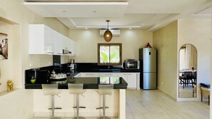 Fridge, microwave, oven, stovetop - Villa Safa Marrakech 3ch private (Marrakech)