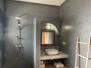 Dusche, Handtücher, Seife, Shampoo