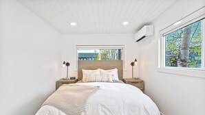 2 soverom, strykejern/-brett, wi-fi (inkludert) og sengetøy