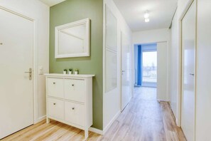 Interior - Kabala : ParisNord, Villepinte, CDG, StadedeFrance (Bondy)