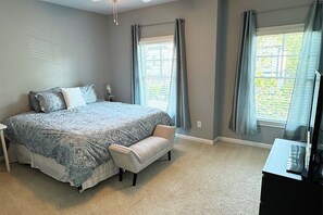 3 chambres, fer et planche à repasser, Wi-Fi, draps fournis