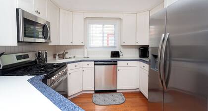 Charming 3-bedroom house in Enchanting Conesus with WiFi, AC