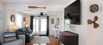 Charming 3-bedroom house in Enchanting Conesus with WiFi, AC