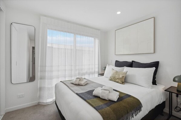 2 bedrooms, iron/ironing board, WiFi, bed sheets