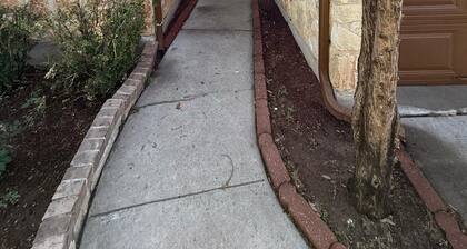 Charming house in Hutto with AC and WiFi, perfect for relaxation