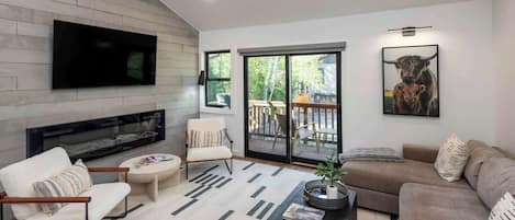 Fernseher, Kamin, Arbeitsbereiche